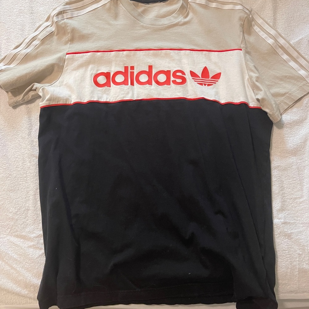 Adidas T-Shirt
